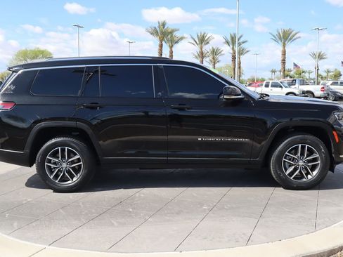 Used 2023 Jeep Grand Cherokee L Limited image 4