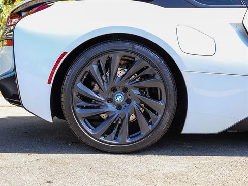 Used 2017 BMW i8 image 17