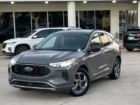 Used 2023 Ford Escape ST-Line image 9