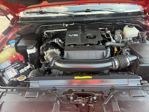 Used 2022 Nissan Frontier SV AWD/4WD image 14
