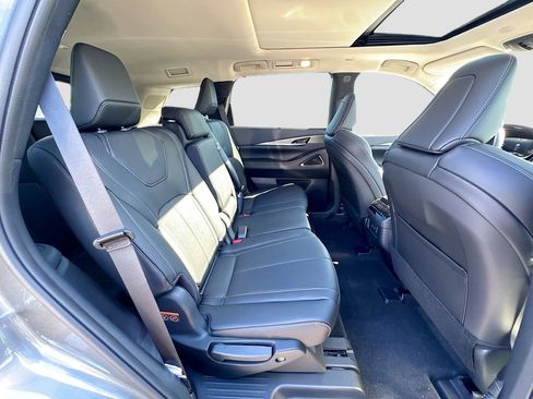 Certified 2026 INFINITI QX60 Luxe w/ Cargo Package FWD image 31