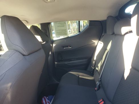 Used 2020 Toyota C-HR LE image 11