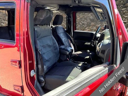 Used 2012 Jeep Wrangler Unlimited Rubicon w/ Connectivity Group AWD/4WD image 7