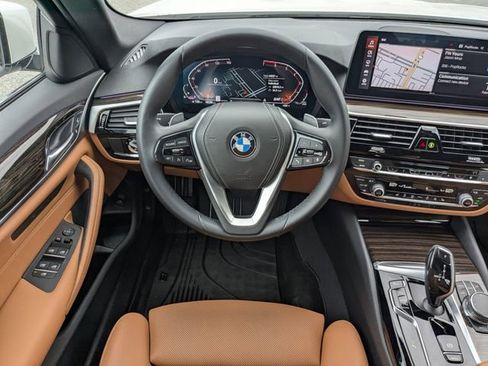 Used 2023 BMW 530i w/ Convenience Package image 16