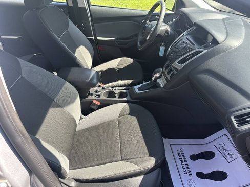 Used 2014 Ford Focus SE FWD image 11