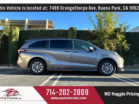 Used 2021 Toyota Sienna LE w/ LE Plus Package FWD image 6