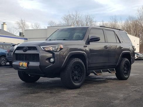 Used 2018 Toyota 4Runner SR5 image 8