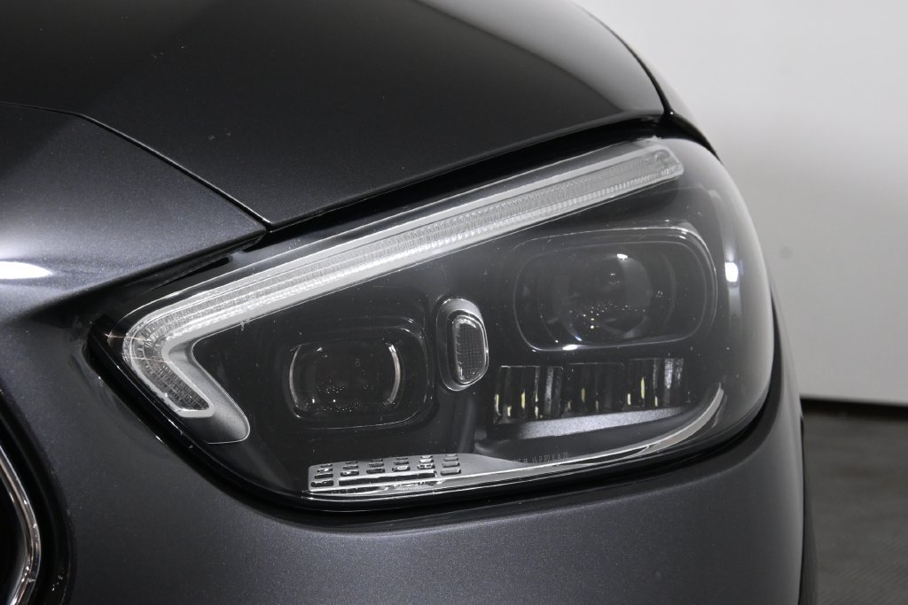 Used 2023 Mercedes-Benz C 300 4MATIC Sedan image 11