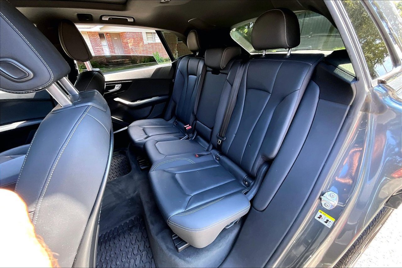 Used 2019 Audi Q8 Prestige w/ Adaptive Chassis Package AWD/4WD image 19