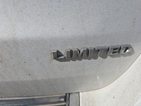 Used 2017 Jeep Grand Cherokee Limited w/ Luxury Group II image 6