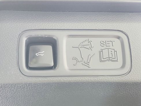 Used 2023 Lincoln Navigator Reserve AWD/4WD image 54