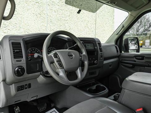 Used 2021 Nissan NV 2500 SV w/ Navigation Package image 4