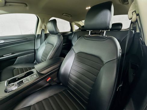 Used 2018 Ford Fusion SE w/ Equipment Group 201A image 20