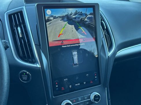 Used 2024 Ford Edge Titanium image 12