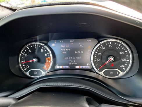 Used 2022 Jeep Renegade Altitude AWD/4WD image 10