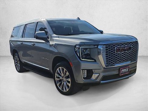 Used 2024 GMC Yukon XL Denali w/ Advanced Technology Package image 7