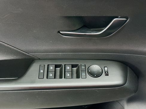 Used 2025 Hyundai Kona SEL image 15