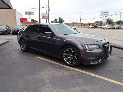 Used 2015 Chrysler 300 S RWD image 2