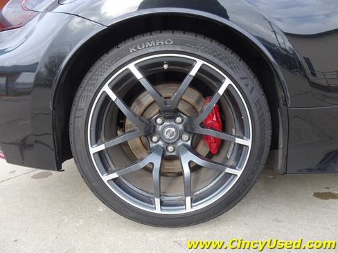 Used 2016 Nissan 370Z NISMO RWD image 31