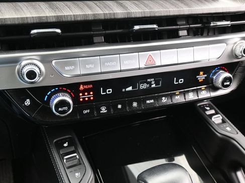 Used 2024 Kia Telluride EX AWD/4WD image 22