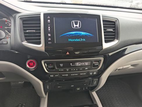 Used 2017 Honda Pilot Touring image 16