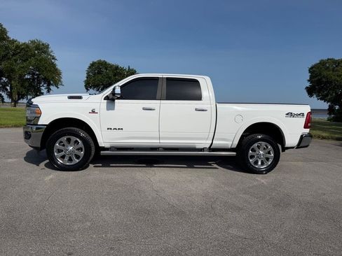 Used 2019 RAM 2500 Laramie AWD/4WD image 2