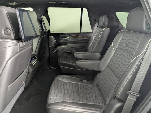 Used 2021 Cadillac Escalade Sport Platinum w/ LPO, ONYX Package image 16