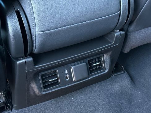 Used 2025 GMC Sierra 1500 SLT image 15