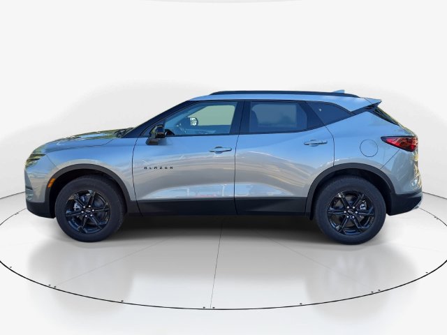 New 2026 Chevrolet Blazer LT w/ Midnight/Sport Edition FWD image 7