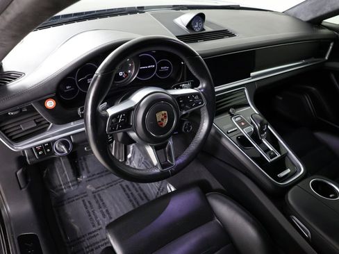 Used 2020 Porsche Panamera GTS image 22