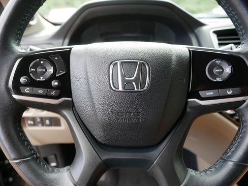 Used 2020 Honda Pilot Touring image 25