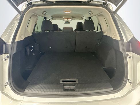 Used 2025 Nissan Rogue SV image 29