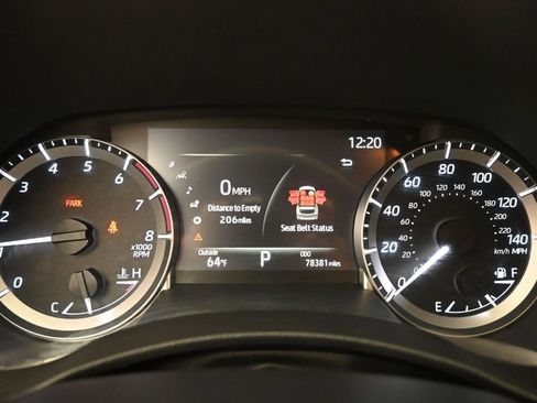 Used 2023 Toyota Highlander XLE FWD image 19