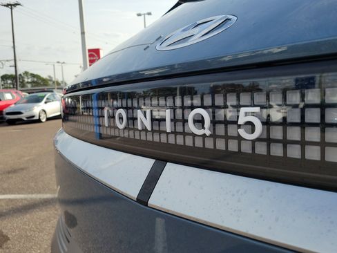 Certified 2023 Hyundai Ioniq 5 Limited w/ Cargo Package image 6