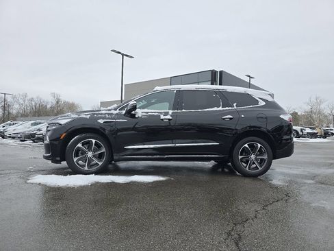 Used 2023 Buick Enclave Essence w/ LPO, Touring Package image 13