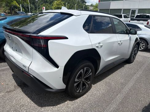 Used 2024 Toyota bZ4X AWD image 3