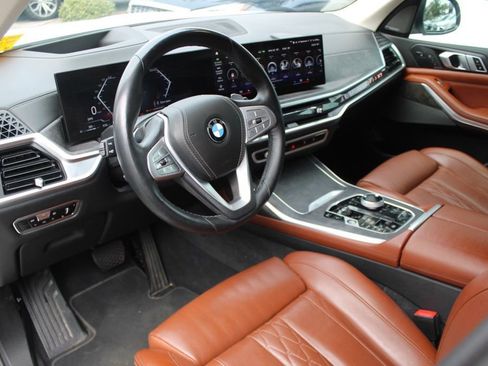 Used 2023 BMW X7 xDrive40i w/ Executive Package image 4
