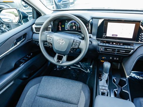 Used 2026 Toyota Camry LE w/ Convenience Package FWD image 14