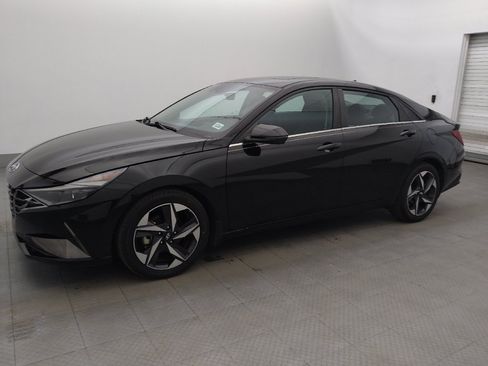 Used 2022 Hyundai Elantra Limited FWD image 2