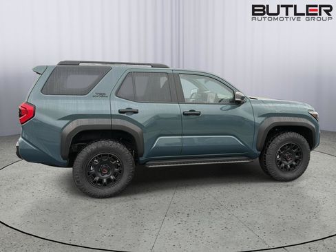 Certified 2025 Toyota 4Runner TRD Off-Road Premium AWD/4WD image 7