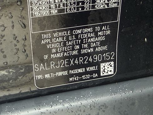 Used 2024 Land Rover Discovery S AWD/4WD image 35