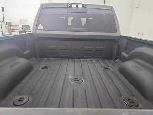 Used 2025 RAM 2500 Limited AWD/4WD image 37