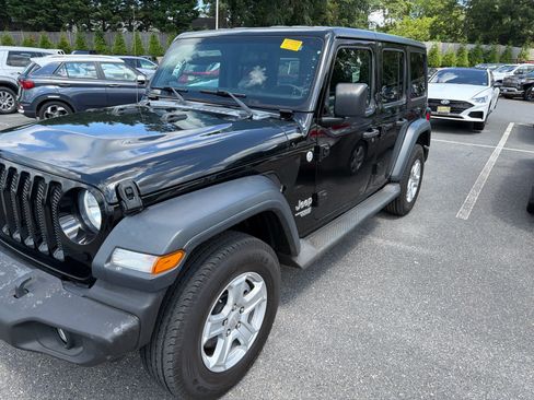 Used 2018 Jeep Wrangler Unlimited Sport S AWD/4WD image 6