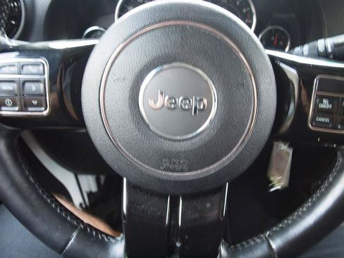 Used 2014 Jeep Wrangler Unlimited Sahara AWD/4WD image 9