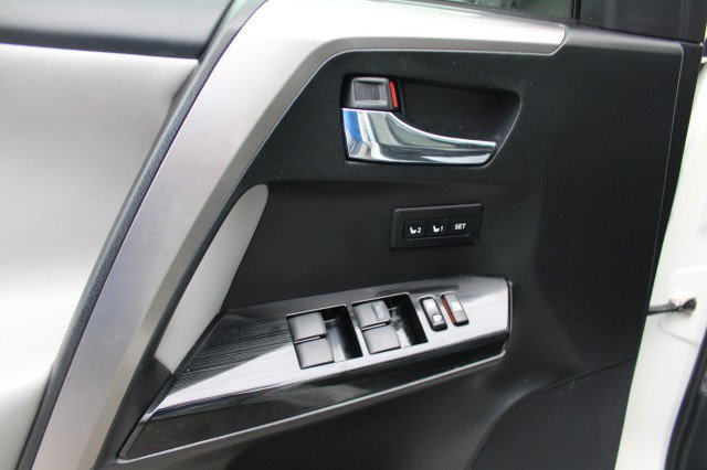 Used 2017 Toyota RAV4 Limited w/ Advanced Technology Package FWD image 16