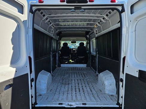 Used 2023 RAM ProMaster 2500 FWD image 12