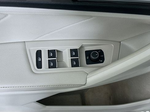 Used 2024 Volkswagen Tiguan SE FWD image 15