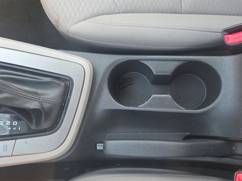 Used 2019 Hyundai Elantra SE image 29