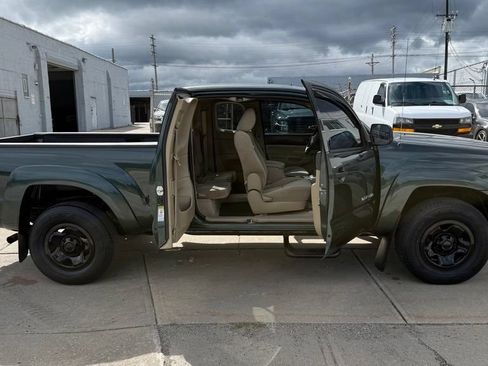 Used 2011 Toyota Tacoma 4x4 Access Cab w/ SR5 Pkg #2 image 24