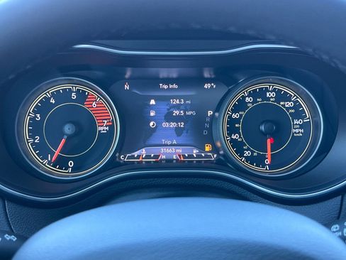 Used 2022 Jeep Cherokee Latitude Lux w/ Sun & Sound Group image 24